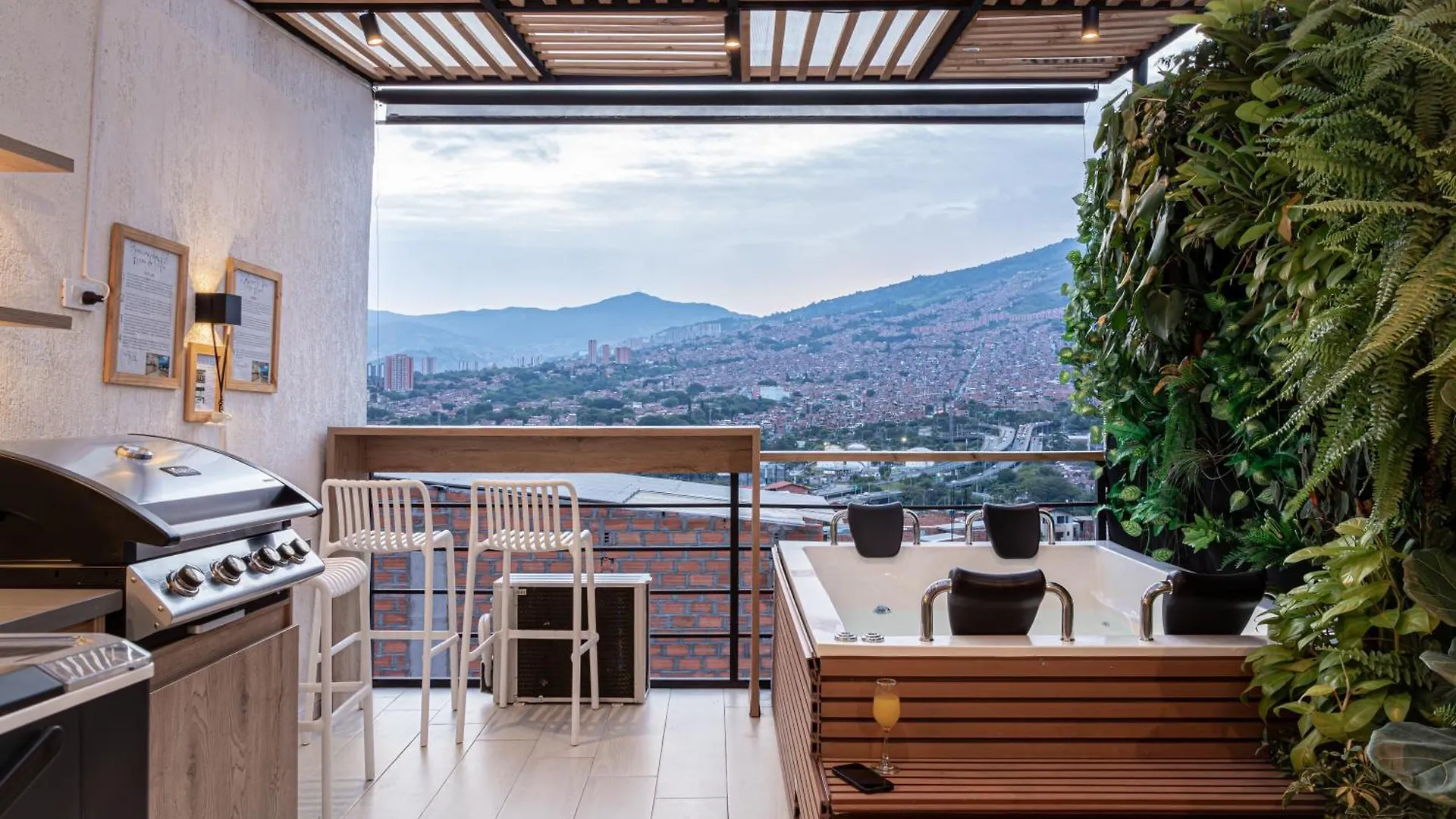 Jacuzzi Privado, Casa De Lujo Norte Medellín Colombia